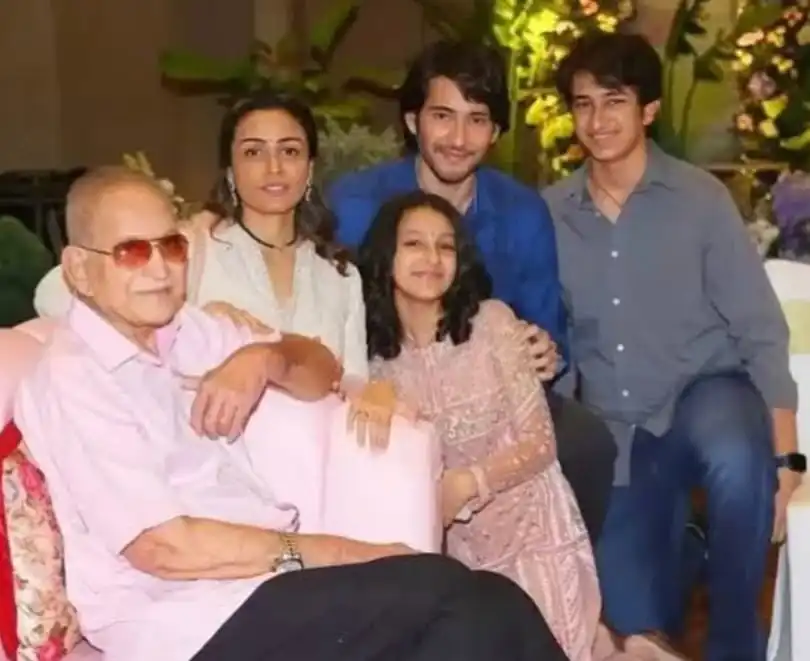 Mahesh Babu with his family members