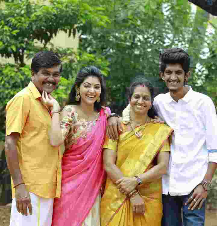Athulya Ravi family