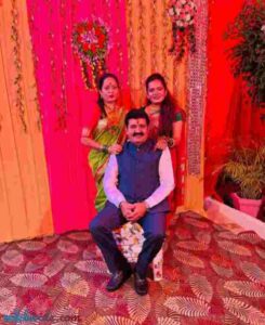 sanjay rathod with her daughter and wife