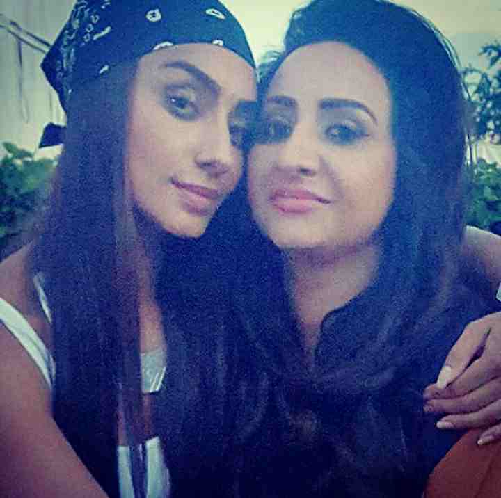 Mahek chahal with her sister