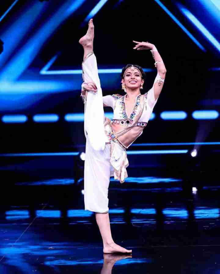 Bhawna Khanduja Acrobatics dance style