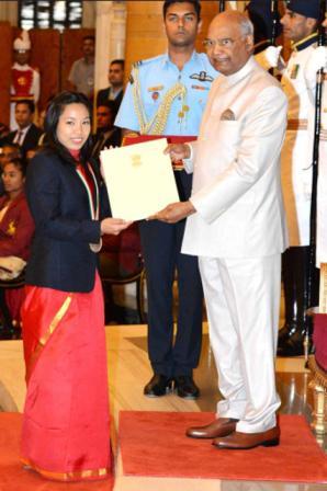 Mirabai Chanu awarded Rajiv Gandhi Khel Ratna Award from President of India