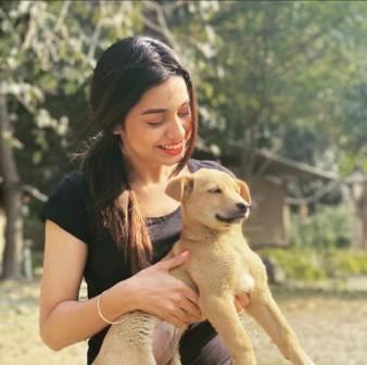 Divya Agarwal with her pet dog Doddie