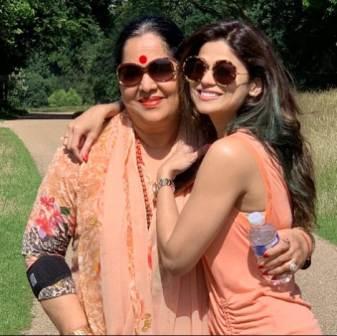 Shamita Shetty with her mother Sunanda Shetty