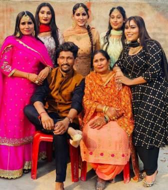 Afsana Khan family