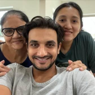 Harshal Patel with his family