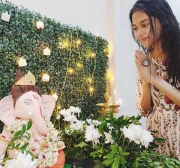 Tejasswi Prakash devottee of lord ganesha