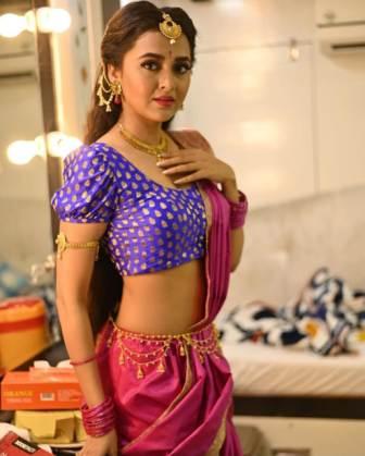 Tejasswi Prakash wear saree