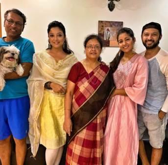 Ishita Dutta family