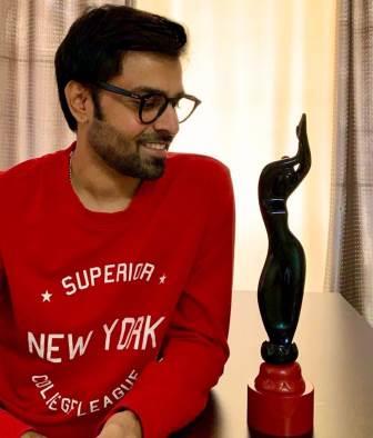 Jitendra Kumar with filmfare ott award 2020