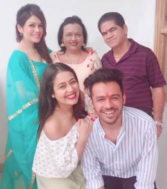 Neha Kakkar family