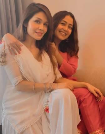 Neha Kakkar with her elder sister Sonu Kakkar
