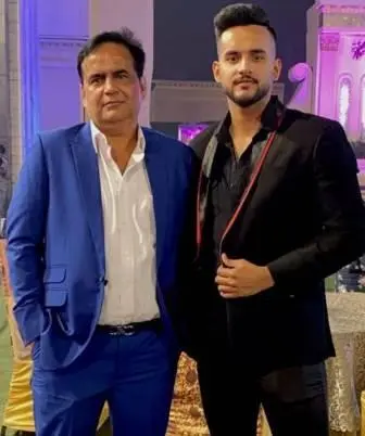 Abhishek Malhan with his father Vinay Malhan