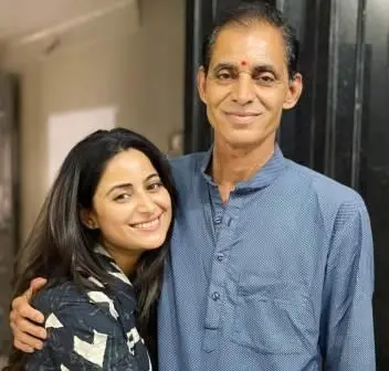 Aishwarya Sharma with her father Arvind Sharma