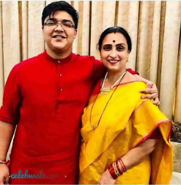 Chitra-Wagh-with-her-son